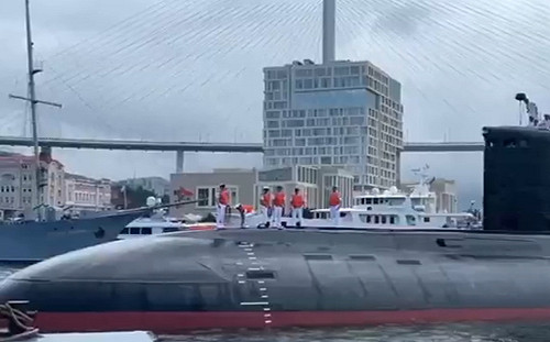 中國潛艦現身！首次赴俄參加聯合軍演 疑為32型常規動力彈道導彈試驗潛艦