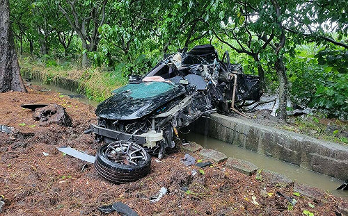 大雨連續超車釀悲劇　彰化二林男駕駛失控撞石墩身亡