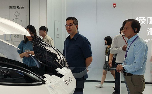 比亞迪才爆密宴立院高層 馬英九基金會昨參訪天津展示館 