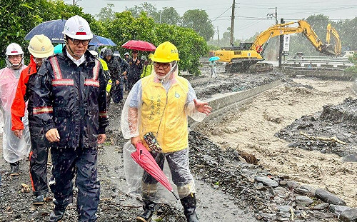 粗估豪雨災損及重建經費14億  陳其邁：希望中央全力支持 