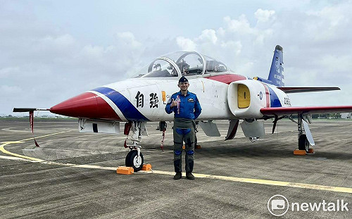 (影) 圖輯》AT-3交接AJT勇鷹高教機 雷虎小組續寫嶄新篇章