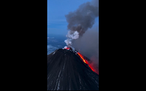 18世紀以來首次! 俄8.8強震後7火山連環爆發 克柳切夫火山灰衝上11.5里