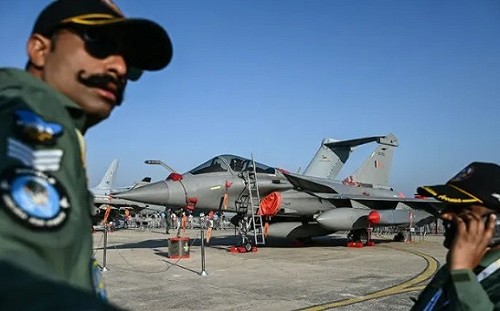 印聲稱印巴空戰擊落6巴軍機! 沒秀任何證據 巴鐵防長怒了 : 有種來清點武器庫存