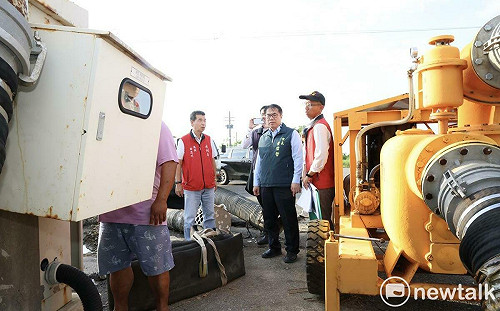 楊柳颱風逼台  黃偉哲赴七股西寮視察防災整備確保社區安全