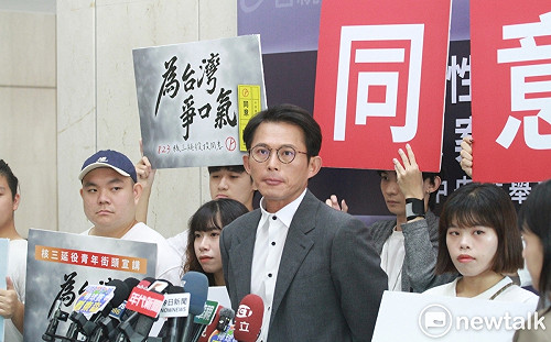 郭智輝稱拿掉核三敦親睦鄰費　黃國昌批下台：大老闆污辱鄉親？ 