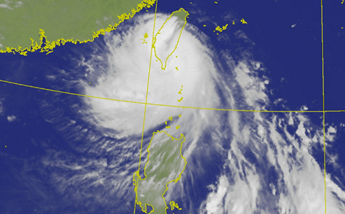 楊柳颱風13時登陸太麻里！台東防15級以上強風 風雨趨勢一圖看