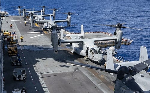 川普對委再增兵! 至少10架「魚鷹」機進逼 C-17也載美軍與裝備前往