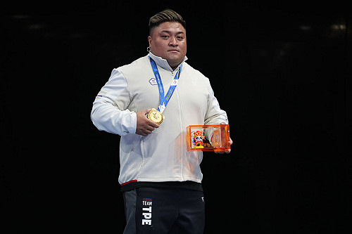 楊森出身健力世家 從小受爸爸啟發屢創世界紀錄