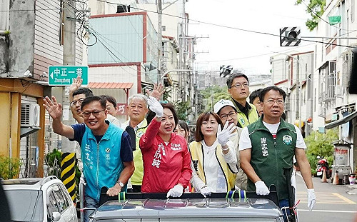 何欣純領軍率黨籍議員  東勢出發環形山海屯大車掃挺罷免
