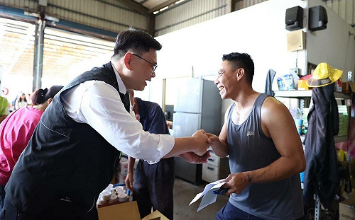 賴瑞隆攜手扶輪社捐贈漂白水  共助台南災後復原