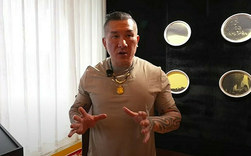 管仁健觀點》館長砸了400萬舔共為何依然被封殺？