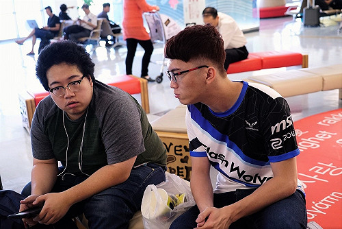 英雄聯盟世界賽》閃電狼上海集訓 牛排：對手都很強