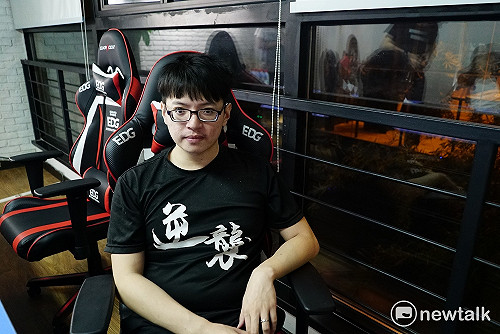 英雄聯盟世界賽》 ahq 西門升格人父後面對的第一場硬仗