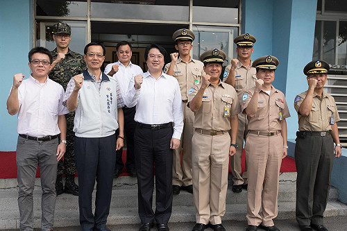 基隆秋節敬軍  林右昌慰勉官兵辛勞