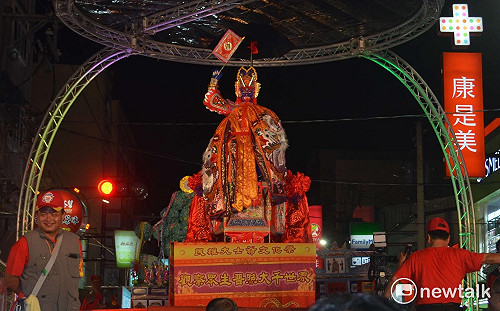 蔡坤龍觀點》花文攬肩風暴內幕  大士爺知道  但大士爺不說