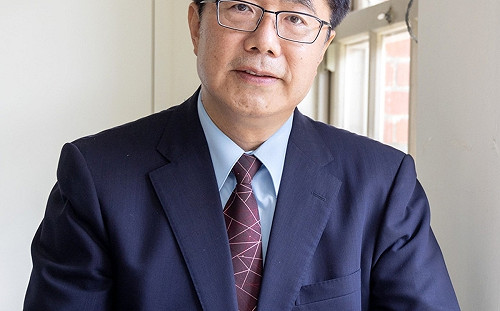 被AI翻譯「去死」嚇怕!黃偉哲再發地震文先自嘲:幫我確認一下翻譯?