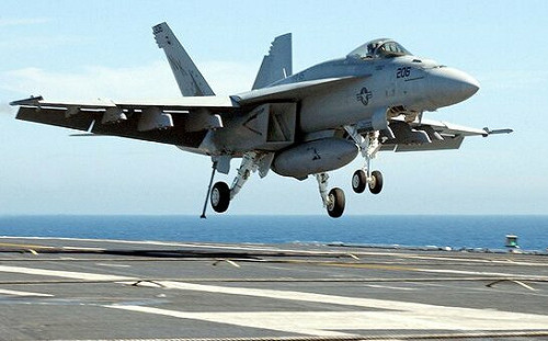 (影) 近10個月摔6架！F-18戰機接連失事 美、馬兩國飛官驚險彈射逃生