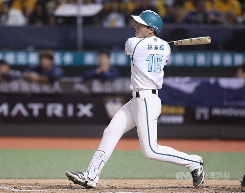 林家鋐敲超前三壘打助雄鷹止敗  首獲單場MVP