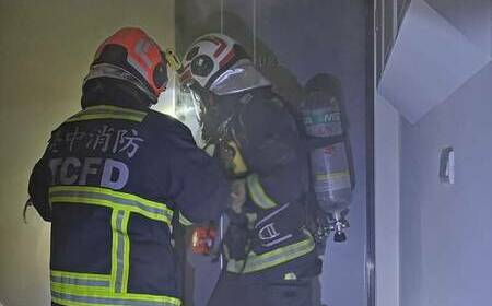 疑電器走火！豐原套房火警   熟睡逃生不及釀2死