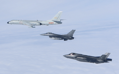 一周內3度侵擾空域! 北美防空司令部戰機攔截俄間諜機 今年以來第7次