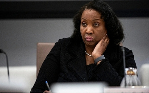 川普欲罷免聯準會理事庫克 美法官暫時擋住了