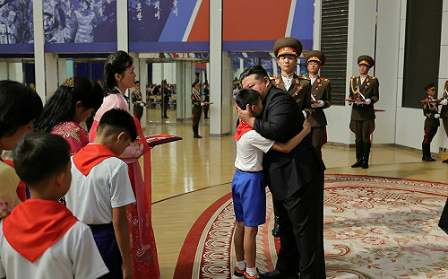 北韓赴俄士兵逾4000傷亡!金正恩眼眶含淚 許下「美好生活」承諾