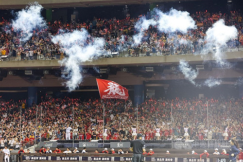 龍大巨蛋主場4萬人滿場寫隊史紀錄　兄弟奪2連勝