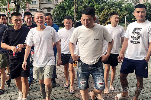 嘉義前鄉代會主席林家緯運毒入監　友人簇擁陪同