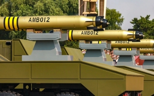 北京閱兵最「土豪」水下兵器! 罕見通體金黃塗裝 「暗影刺客」還有小翅膀