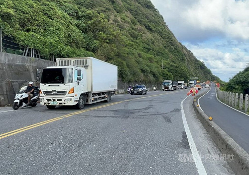 台2線濱海公路113K車禍　恢復單線雙向通行