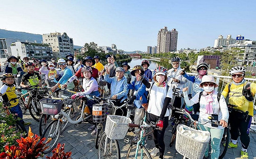 「2025高雄乘風而騎」首場熱烈報名中  9/21三塊厝車站復古開騎