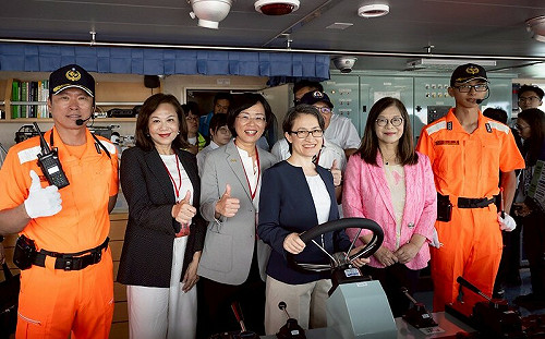 千噸級花蓮艦交船、澎湖艦下水！蕭美琴：強化自身安全與防衛