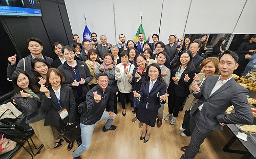 我國旗出現在巴西聖保羅州議會！林佳龍：台巴政經交流里程碑