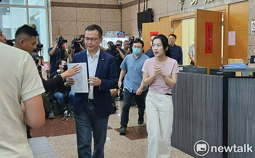 徐巧芯助陣主席選舉領表 羅智強喊話國民黨「中生代掌舵」　