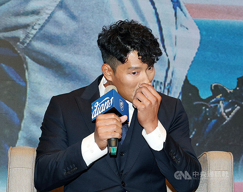 林哲瑄正式宣告引退落淚　不捨最愛的悍將隊友