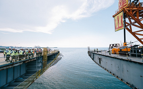 最後節塊吊掛完成！淡江大橋出現「120公分落差」 陳世凱說明原因