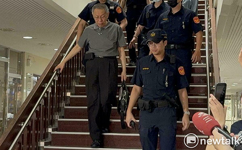 連柯文哲都要跟監! 柯前幕僚開噴 :黃國昌連柯文哲都不放過?