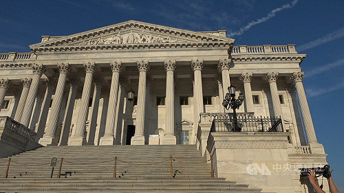 美情報法案新條文  評估與台分享烏克蘭戰術軍備經驗