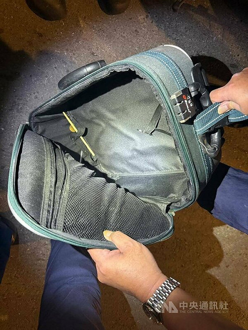 新北華中橋下騎士遭行李箱砸頭　警方調監視器追查