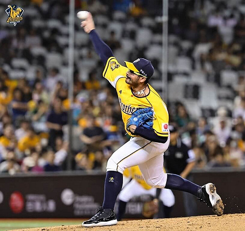 投手戰羅戈7局無失分 陳聖平再見失誤兄弟搶勝