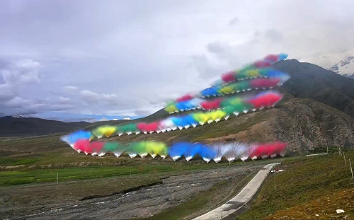 (影) 始祖鳥蔡國強喜馬拉雅放煙火 中國網友怒批商業作秀