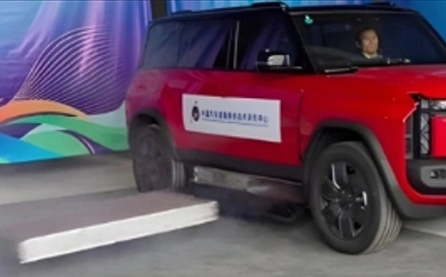 人家「電磁彈射」它搞「電池彈射」! 出事會拋出3米外 網譏 : 射災難給別人