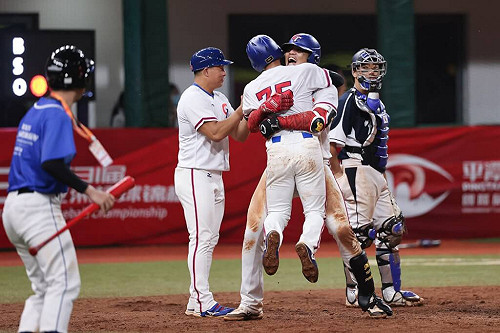 亞洲棒球錦標賽陳敏賜2分砲　台灣扣倒韓國晉複賽