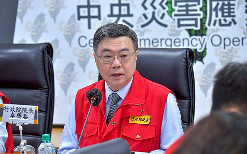 卓榮泰赴花蓮前進協調所 強調搜救不止、警戒不解  加碼慰問金