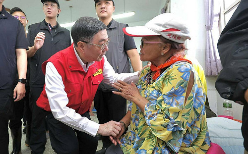 洽妥30間旅館、700房安置災民! 卓榮泰嘆:救災一句話被無謂擴大