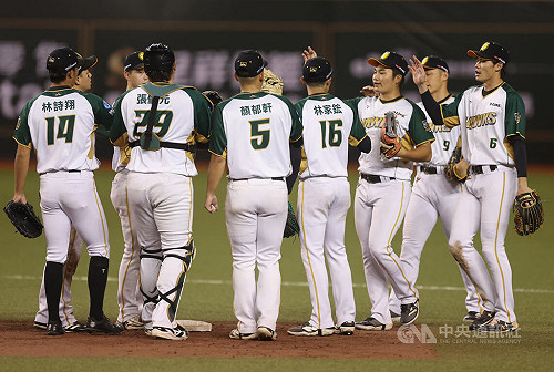 吳念庭2安2打點助雄鷹擊退桃猿　林詩翔奪救援王