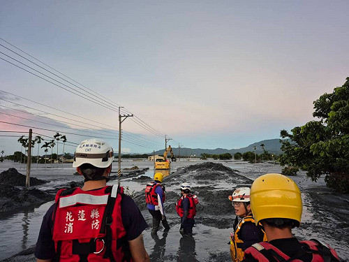 堰塞湖溢流14人仍失聯　擴大9處範圍地毯式搜索