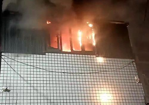 幼童放沖天炮引發火警　父母賠鄰居還挨罰3萬元