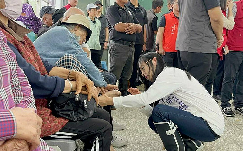 民進黨全台動員助花蓮  週末百人志工團投入清淤復原