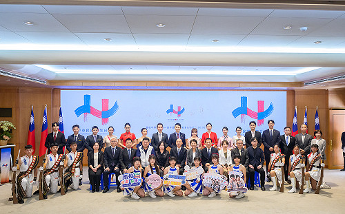 韓國瑜：盼透過國慶、大家在台灣船上同舟一命